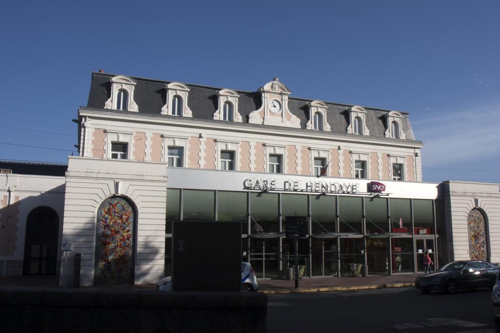 Hotel Aitana Ирун Экстерьер фото